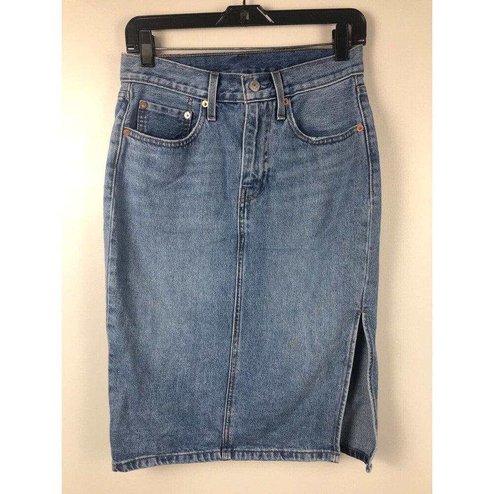 **LAST CHANCE** Levis Denim Skirt Womens 27 Blue Jean Knee Length